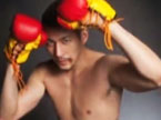 斯文男大变身