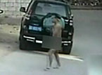 毒贩当街裸奔拒捕枪杀特警